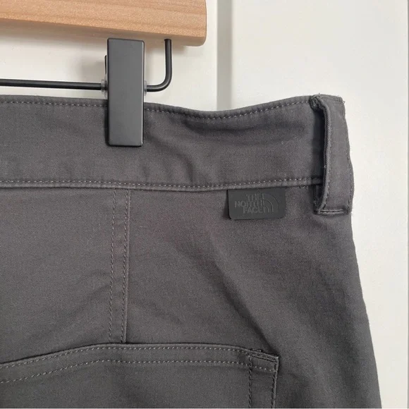 The North Face Dark Grey Chino Pants Casual Size 38 Men's - Picture 5 of 9